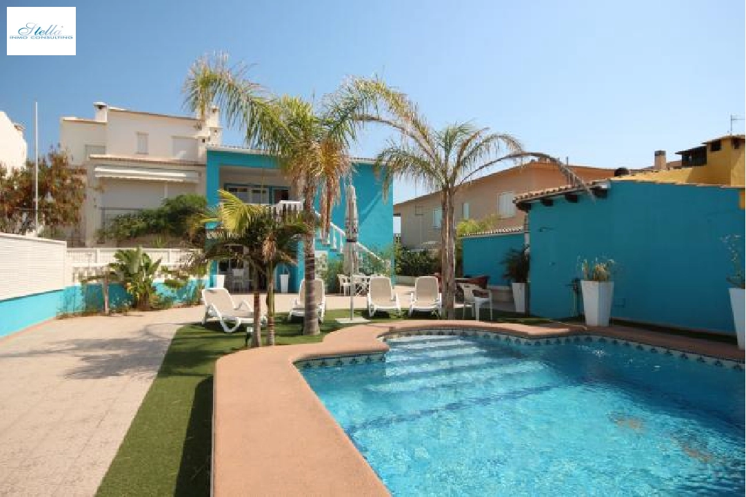 casa de playa en Oliva(Oliva) en vente, construit 220 m², ano de construccion 1996, estado bien cuidado, + estufa, aire acondicionado, terrain 430 m², 6 chambre, 2 salle de bains, piscina, ref.: Lo-3416-3