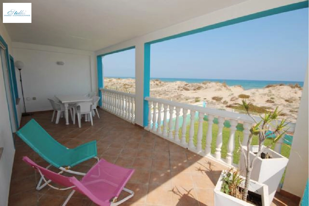 casa de playa en Oliva(Oliva) en vente, construit 220 m², ano de construccion 1996, estado bien cuidado, + estufa, aire acondicionado, terrain 430 m², 6 chambre, 2 salle de bains, piscina, ref.: Lo-3416-47