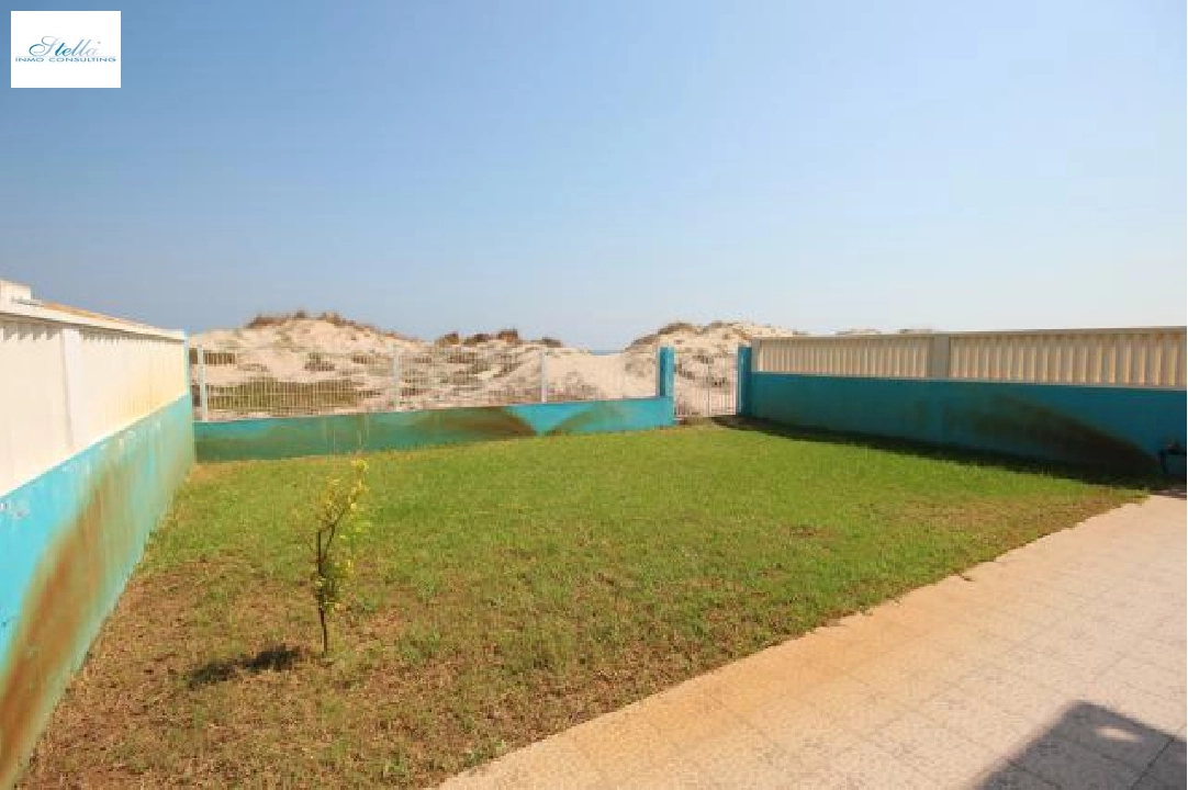 casa de playa en Oliva(Oliva) en vente, construit 220 m², ano de construccion 1996, estado bien cuidado, + estufa, aire acondicionado, terrain 430 m², 6 chambre, 2 salle de bains, piscina, ref.: Lo-3416-51