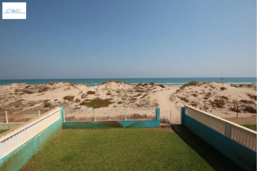 casa de playa en Oliva(Oliva) en vente, construit 220 m², ano de construccion 1996, estado bien cuidado, + estufa, aire acondicionado, terrain 430 m², 6 chambre, 2 salle de bains, piscina, ref.: Lo-3416-54