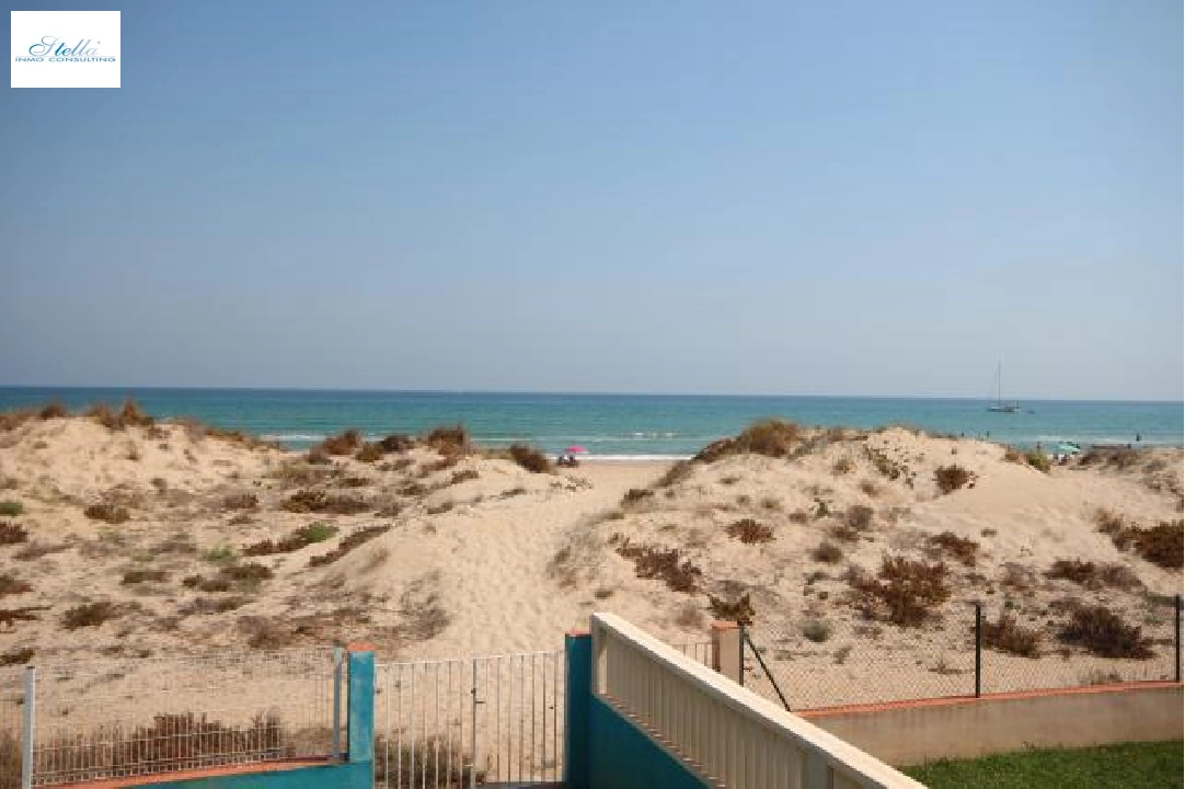 casa de playa en Oliva(Oliva) en vente, construit 220 m², ano de construccion 1996, estado bien cuidado, + estufa, aire acondicionado, terrain 430 m², 6 chambre, 2 salle de bains, piscina, ref.: Lo-3416-55