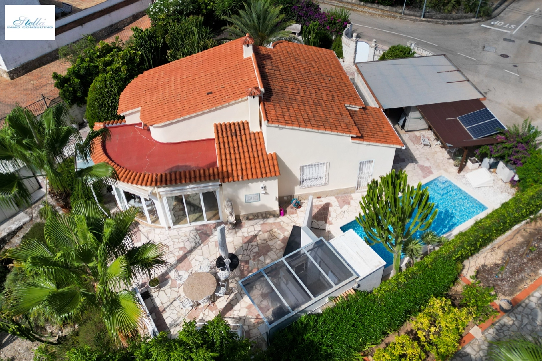 villa en Oliva en vente, construit 110 m², ano de construccion 1999, estado bien cuidado, + estufa, terrain 750 m², 3 chambre, 2 salle de bains, piscina, ref.: RG-0223-32