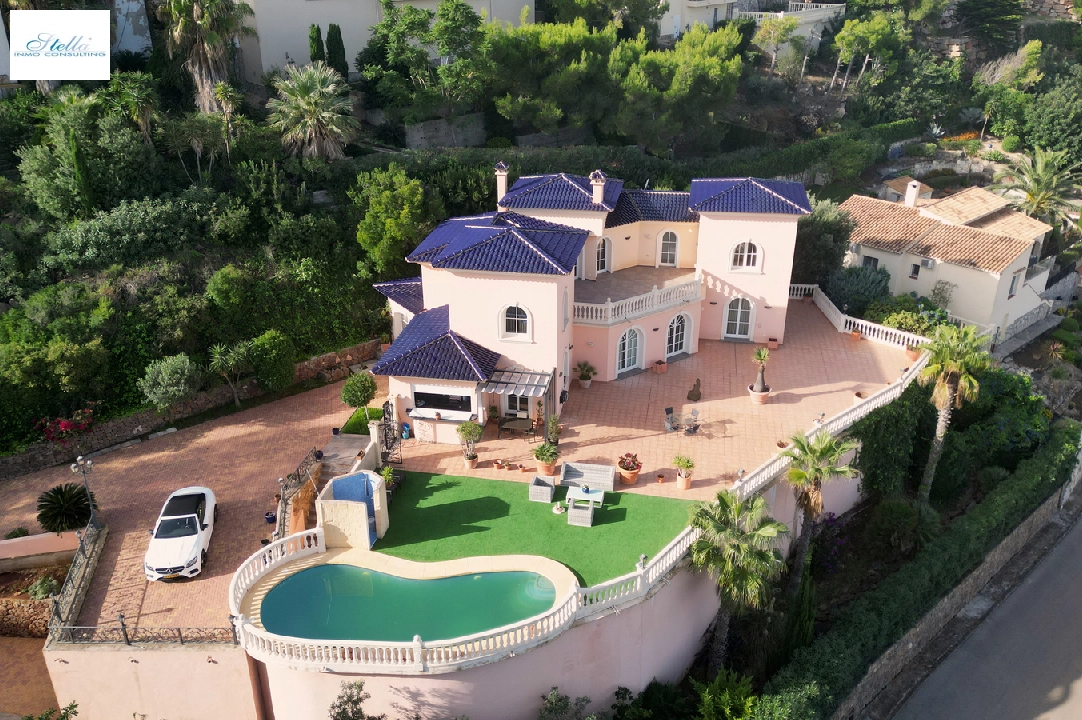 villa en Denia-La Sella en vente, construit 425 m², ano de construccion 2006, estado como nuevo, + calefaccion suelo, aire acondicionado, terrain 1300 m², 5 chambre, 4 salle de bains, piscina, ref.: MJ-0618-3
