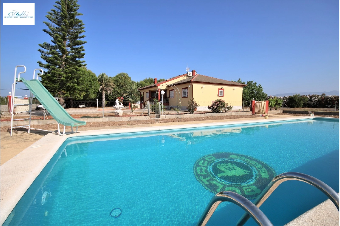 villa en Els Poblets en vente, construit 232 m², ano de construccion 1998, + KLIMA, aire acondicionado, terrain 11310 m², 4 chambre, 2 salle de bains, piscina, ref.: GC-3119-35