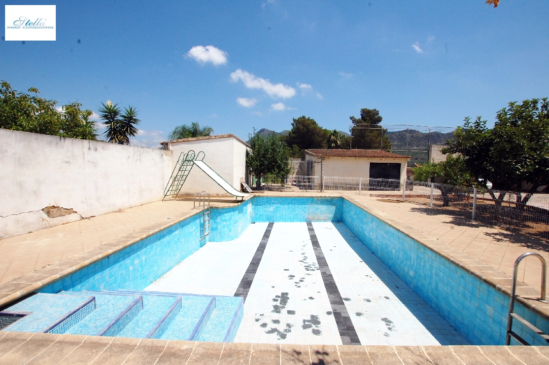villa en Gandia en vente, construit 380 m², ano de construccion 1980, + KLIMA, aire acondicionado, terrain 4092 m², 7 chambre, 3 salle de bains, piscina, ref.: O-V82114-6