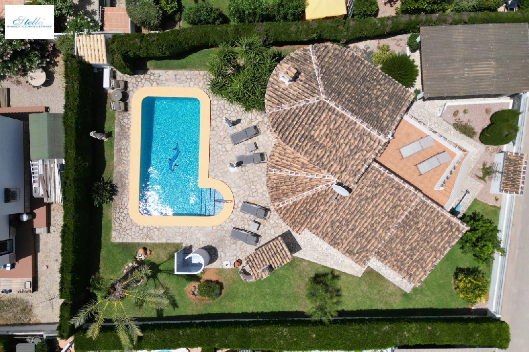 villa en Els Poblets(Barranquets) en location de vacances, construit 115 m², ano de construccion 2001, estado bien cuidado, + calefaccion central, aire acondicionado, terrain 520 m², 3 chambre, 2 salle de bains, piscina, ref.: T-0823-19