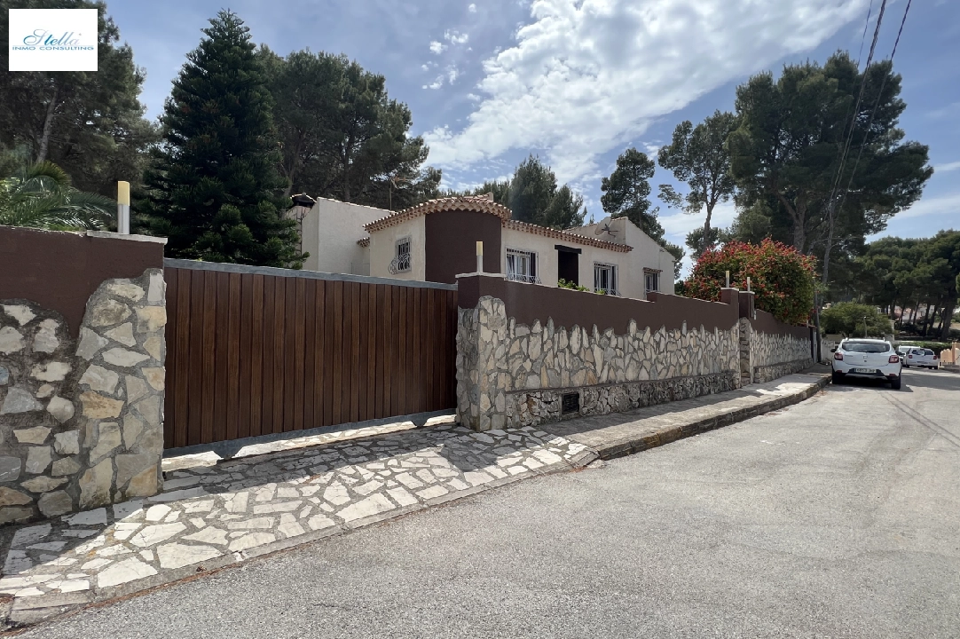 villa en Denia(Marquesa V) en vente, construit 134 m², ano de construccion 1980, + calefaccion central, aire acondicionado, terrain 800 m², 3 chambre, 2 salle de bains, piscina, ref.: SB-2323-24