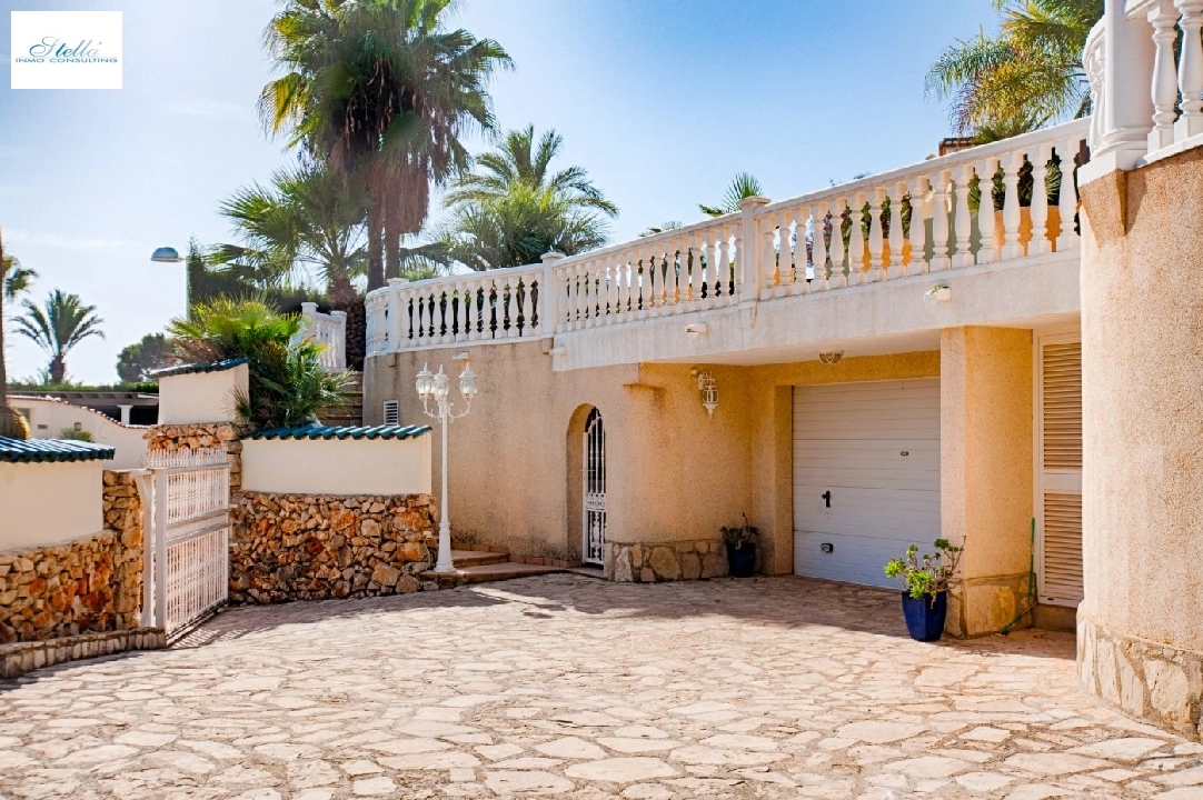 villa en Benissa(El Magraner) en vente, construit 310 m², aire acondicionado, terrain 1000 m², 4 chambre, 3 salle de bains, piscina, ref.: AM-11829DA-3700-19