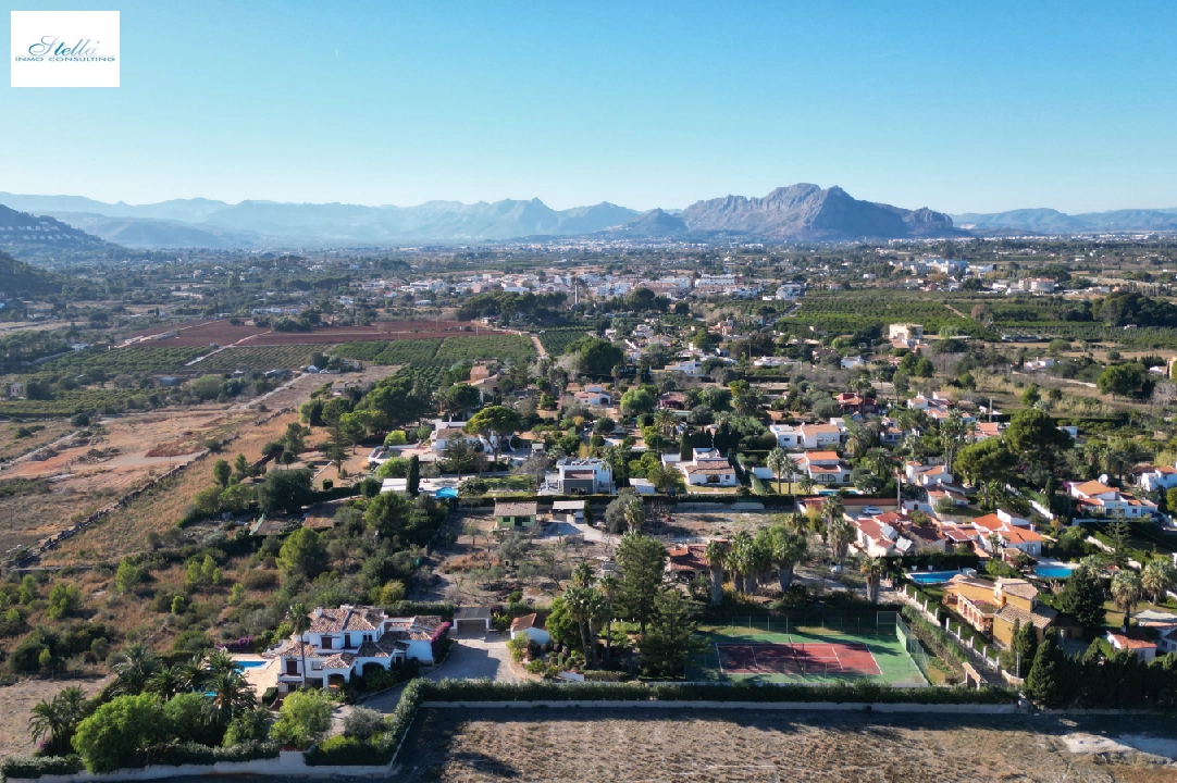 villa en Denia en vente, construit 215 m², ano de construccion 1978, + calefaccion central, aire acondicionado, terrain 954 m², 5 chambre, 2 salle de bains, piscina, ref.: FK-1923-32