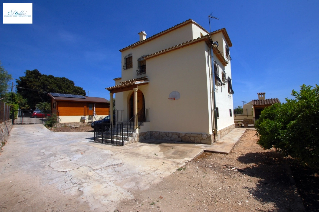 villa en Pego en vente, construit 289 m², ano de construccion 1985, + calefaccion central, aire acondicionado, terrain 4300 m², 5 chambre, 3 salle de bains, piscina, ref.: O-V86714D-17