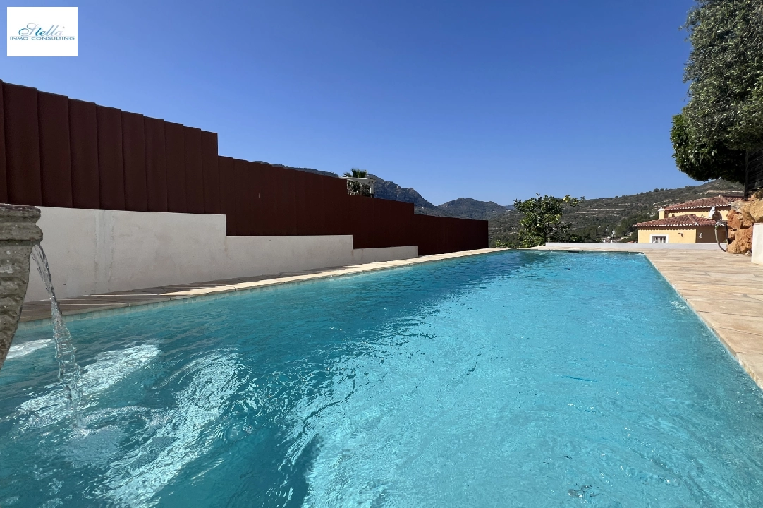 villa en Pedreguer en vente, construit 137 m², ano de construccion 2015, estado bien cuidado, + estufa, aire acondicionado, terrain 403 m², 2 chambre, 2 salle de bains, piscina, ref.: RG-0124-4