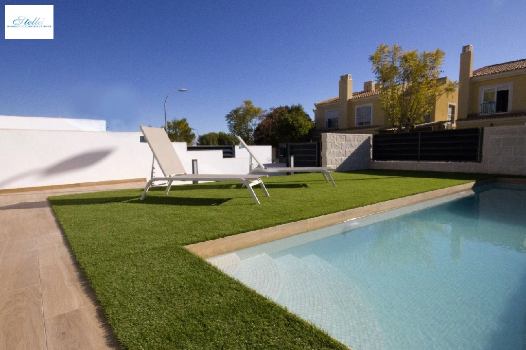 villa en El Campello(El Campello) en vente, construit 220 m², terrain 500 m², 4 chambre, 3 salle de bains, piscina, ref.: AM-1110DA-3700-2