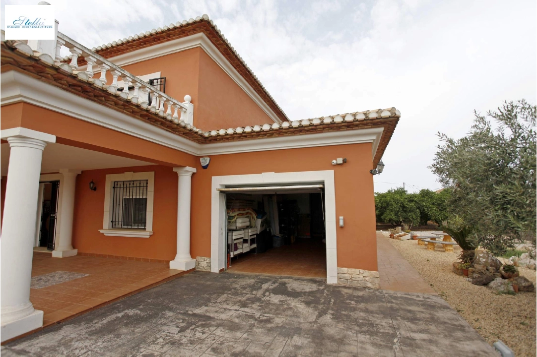 villa en Denia(Torrecarrals) en vente, construit 442 m², estado bien cuidado, + calefaccion central, terrain 4441 m², 3 chambre, 4 salle de bains, piscina, ref.: MNC-0124-25