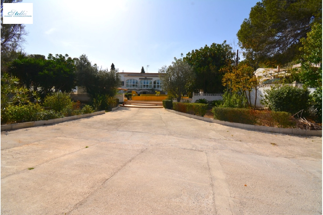 villa en Denia en vente, construit 230 m², ano de construccion 1974, estado bien cuidado, + calefaccion central, aire acondicionado, terrain 1396 m², 4 chambre, 2 salle de bains, piscina, ref.: BC-7708-17