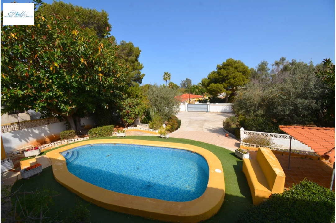 villa en Denia en vente, construit 230 m², ano de construccion 1974, estado bien cuidado, + calefaccion central, aire acondicionado, terrain 1396 m², 4 chambre, 2 salle de bains, piscina, ref.: BC-7708-5