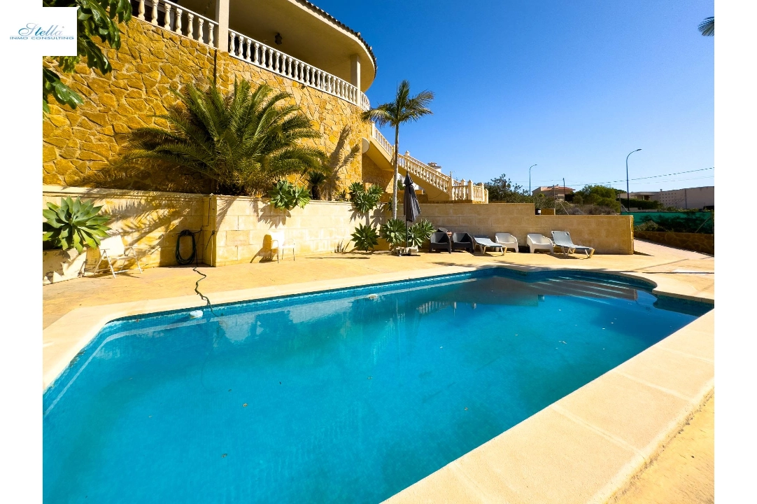 villa en El Campello(Cala dor) en vente, construit 260 m², aire acondicionado, terrain 804 m², 3 chambre, 2 salle de bains, ref.: AM-1238DA-3700-31