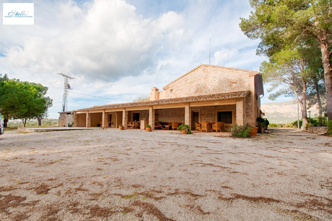 finca en Gata de Gorgos en vente, construit 450 m², ano de construccion 1900, + estufa, aire acondicionado, terrain 20000 m², 4 chambre, 2 salle de bains, piscina, ref.: AM-11846DA-1