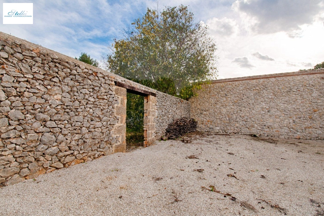 finca en Gata de Gorgos en vente, construit 450 m², ano de construccion 1900, + estufa, aire acondicionado, terrain 20000 m², 4 chambre, 2 salle de bains, piscina, ref.: AM-11846DA-47