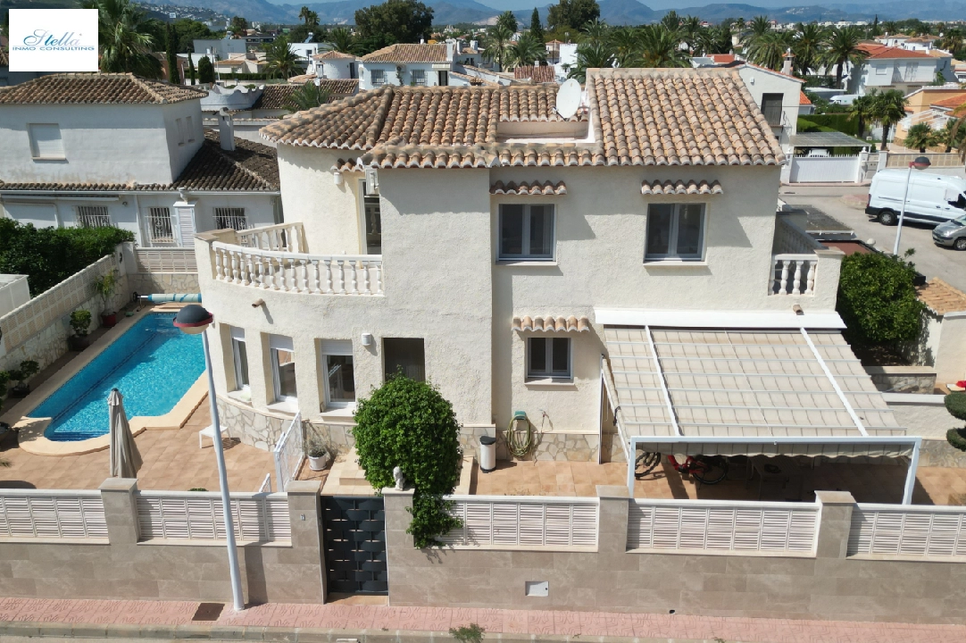 villa en Els Poblets en vente, construit 179 m², ano de construccion 1997, estado bien cuidado, + calefaccion central, aire acondicionado, terrain 412 m², 5 chambre, 3 salle de bains, piscina, ref.: JS-1524-2