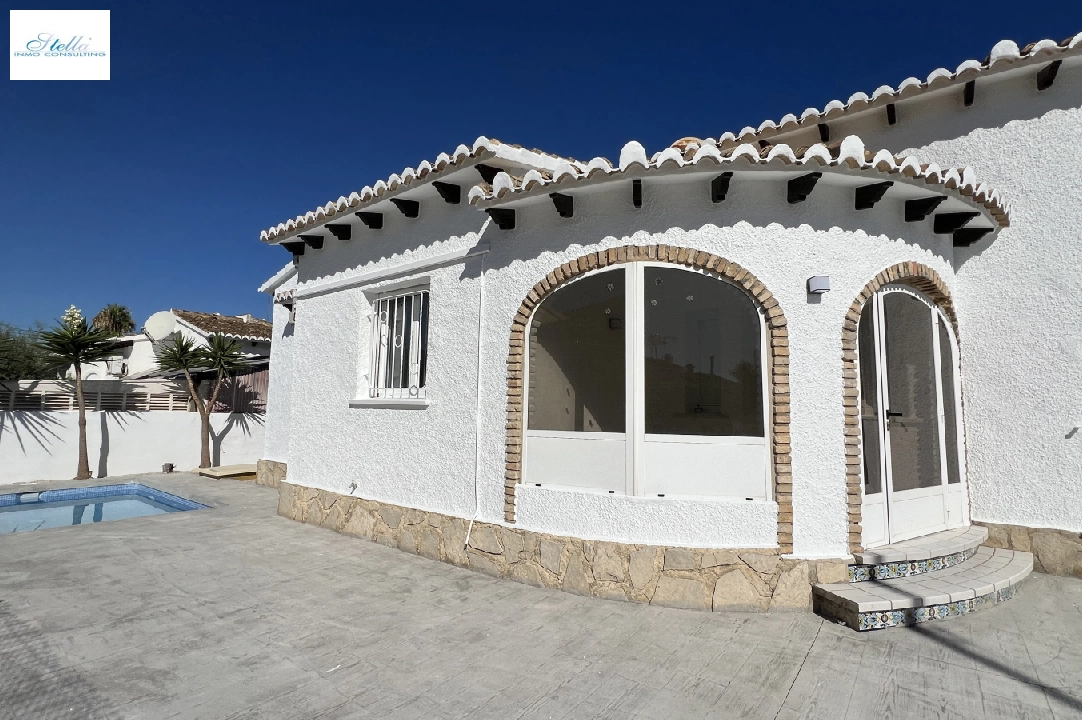 villa en Els Poblets(Sorts de la mar 26A) en vente, construit 80 m², ano de construccion 1985, estado como nuevo, + KLIMA, aire acondicionado, terrain 303 m², 2 chambre, 2 salle de bains, piscina, ref.: AS-0824-21