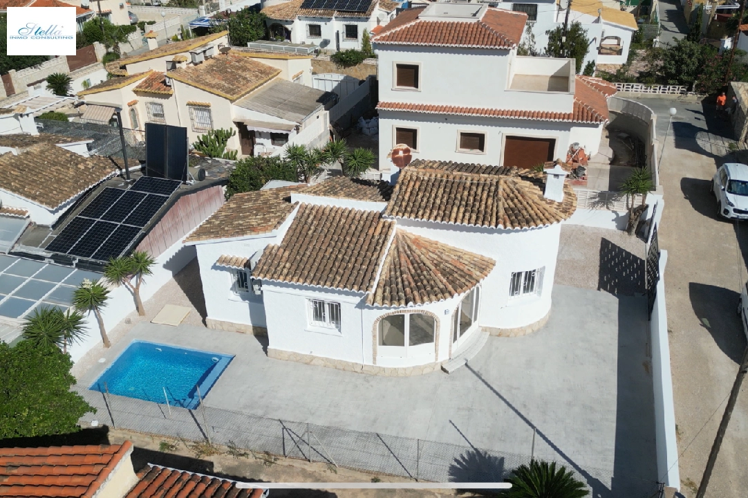 villa en Els Poblets(Sorts de la mar 26A) en vente, construit 80 m², ano de construccion 1985, estado como nuevo, + KLIMA, aire acondicionado, terrain 303 m², 2 chambre, 2 salle de bains, piscina, ref.: AS-0824-5