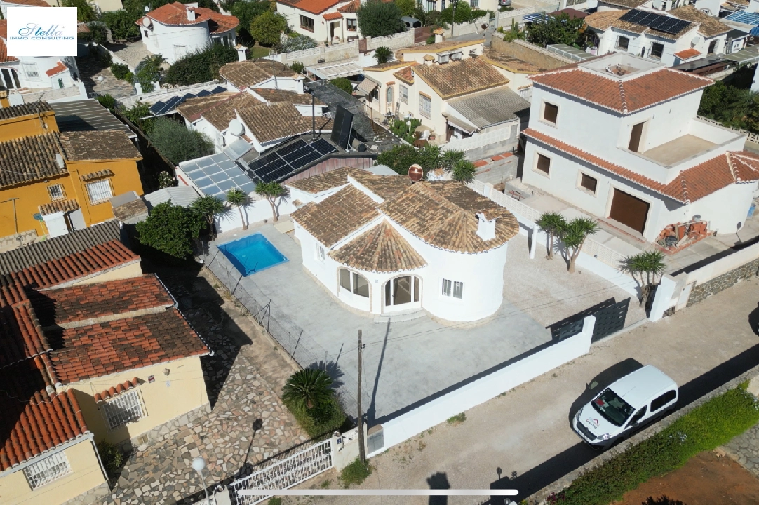 villa en Els Poblets(Sorts de la mar 26A) en vente, construit 80 m², ano de construccion 1985, estado como nuevo, + KLIMA, aire acondicionado, terrain 303 m², 2 chambre, 2 salle de bains, piscina, ref.: AS-0824-7