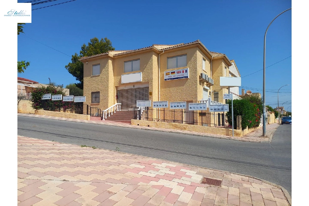 villa en San Fulgencio en vente, construit 216 m², estado bien cuidado, aire acondicionado, terrain 268 m², 5 chambre, 2 salle de bains, ref.: HA-M-SC-OFI-18