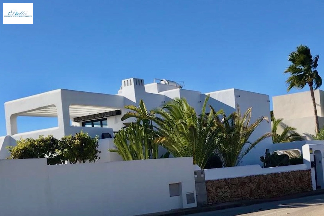 villa en Moraira(Camarrocha) en vente, construit 261 m², aire acondicionado, terrain 831 m², 3 chambre, 3 salle de bains, piscina, ref.: CA-H-1670-AMB-14