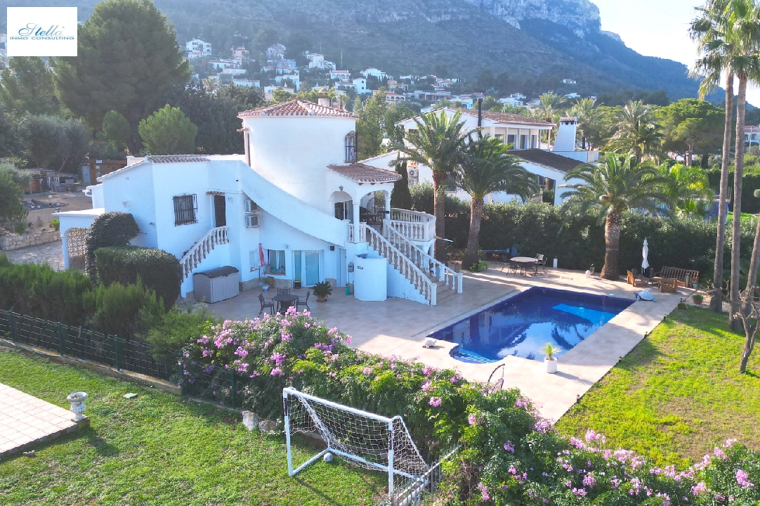 villa en Denia en vente, construit 190 m², ano de construccion 1984, estado bien cuidado, + KLIMA, aire acondicionado, terrain 1900 m², 4 chambre, 4 salle de bains, piscina, ref.: AS-1024-1