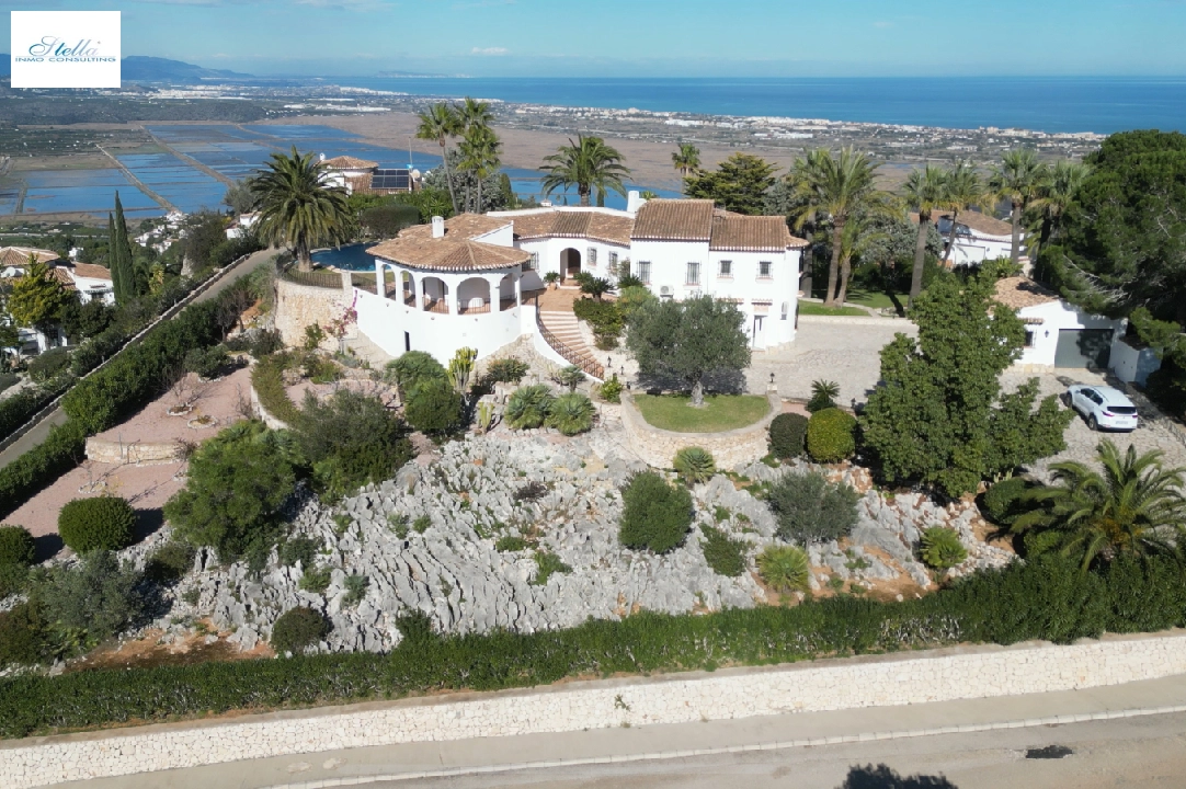 villa en Pego-Monte Pego en vente, construit 310 m², ano de construccion 1988, + calefaccion central, aire acondicionado, terrain 3370 m², 4 chambre, 4 salle de bains, piscina, ref.: JS-0425-33